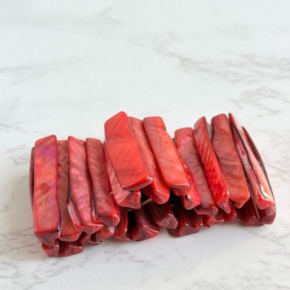 Red Mother Of Pearl Shell Stretch Bracelet One Size Fits Most - Picture 4 of 6